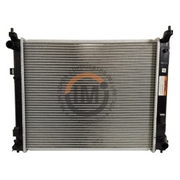 Radiador Nissan Versa /...